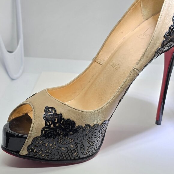 Christian Louboutin Two Tone Laser Cut Lace Patent And Leather Veramucha Peep To - Picture 8 of 11